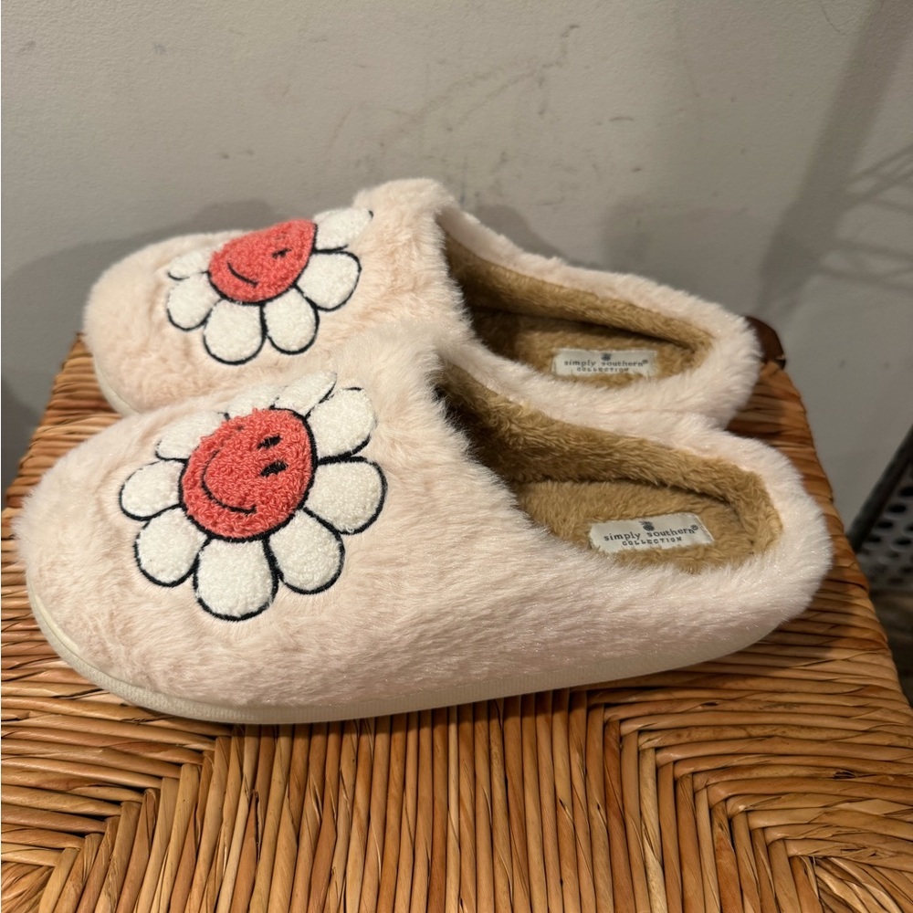 Simply Southern Slippers with Smiley Flower  Size M-L
